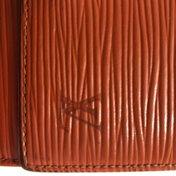 Authentic LV wallet - Picture 3 of 16